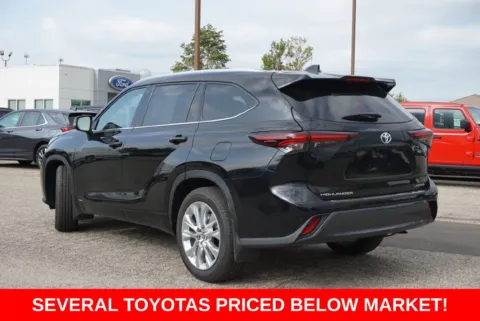 Another view of 2026 Toyota Highlander Hybrid Limited for sale in Plainwell, MI at Zeigler Ford of Plainwell