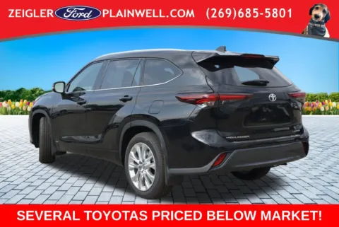 Another view of 2026 Toyota Highlander Hybrid Limited for sale in Plainwell, MI at Zeigler Ford of Plainwell