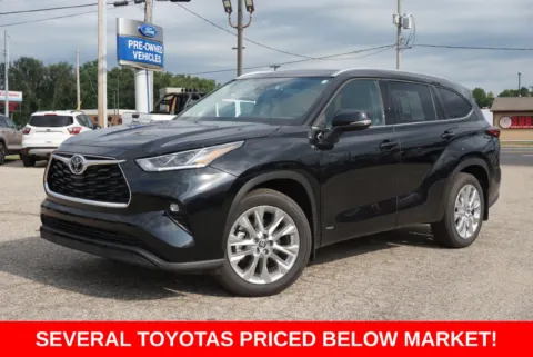 Black 2026 Toyota Highlander Hybrid Limited for sale in Plainwell, MI