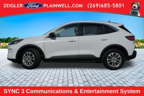 Photos of 2022 Ford Escape Hybrid SE for sale in Plainwell, MI at Zeigler Ford of Plainwell