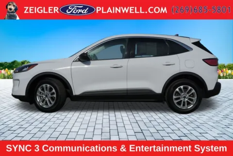 Photos of 2022 Ford Escape Hybrid SE for sale in Plainwell, MI at Zeigler Ford of Plainwell