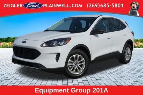 White 2022 Ford Escape Hybrid SE for sale in Plainwell, MI