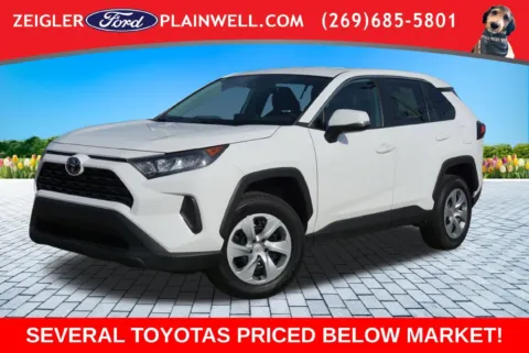 White 2022 Toyota RAV4 LE for sale in Plainwell, MI