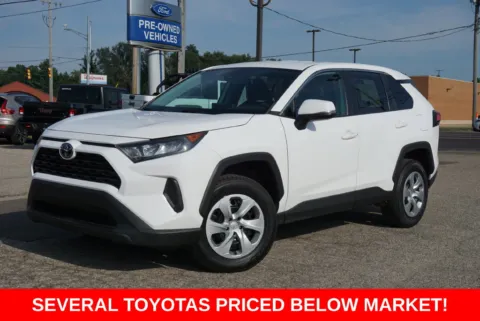 White 2022 Toyota RAV4 LE for sale in Plainwell, MI