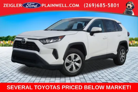 White 2022 Toyota RAV4 LE for sale in Plainwell, MI