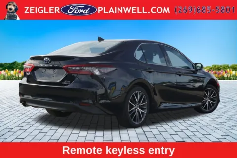 More photos of 2022 Toyota Camry Hybrid XLE at Zeigler Ford of Plainwell, MI