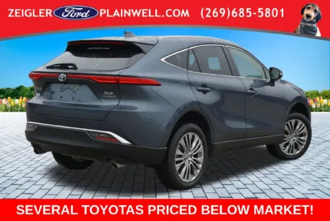 More photos of 2022 Toyota Venza XLE at Zeigler Ford of Plainwell, MI
