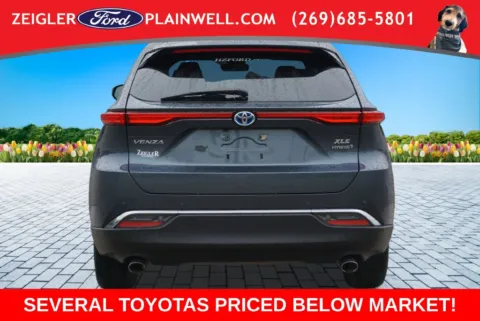 More photos of 2022 Toyota Venza XLE at Zeigler Ford of Plainwell, MI
