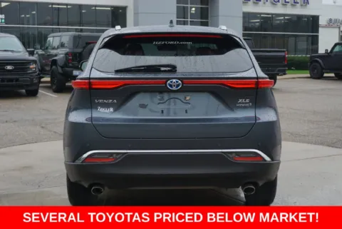 More photos of 2022 Toyota Venza XLE at Zeigler Ford of Plainwell, MI