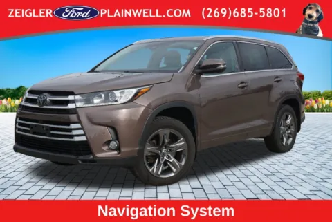 Brown 2018 Toyota Highlander Limited for sale in Plainwell, MI
