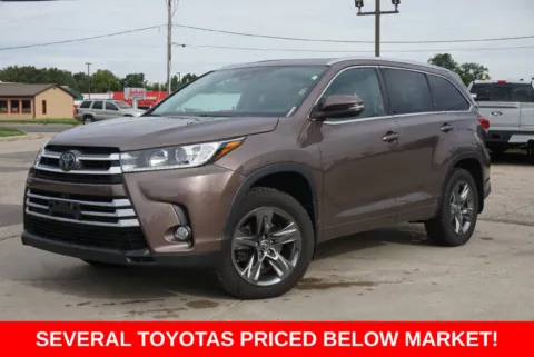 Brown 2018 Toyota Highlander Limited for sale in Plainwell, MI