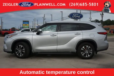 Photos of 2022 Toyota Highlander XLE for sale in Plainwell, MI at Zeigler Ford of Plainwell