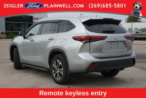 Another view of 2022 Toyota Highlander XLE for sale in Plainwell, MI at Zeigler Ford of Plainwell