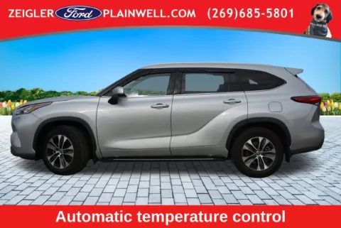 Photos of 2022 Toyota Highlander XLE for sale in Plainwell, MI at Zeigler Ford of Plainwell
