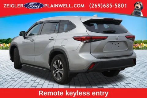 Another view of 2022 Toyota Highlander XLE for sale in Plainwell, MI at Zeigler Ford of Plainwell