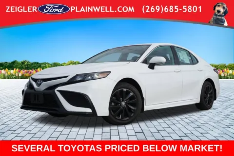 White 2024 Toyota Camry SE for sale in Plainwell, MI