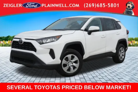 White 2022 Toyota RAV4 LE for sale in Plainwell, MI