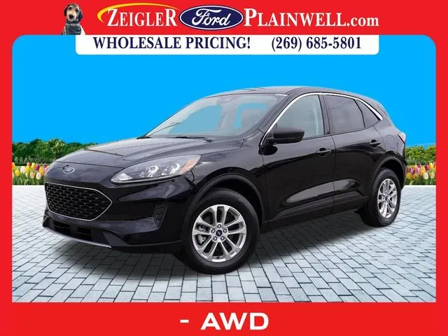 Black 2022 Ford Escape SE for sale in Plainwell, MI