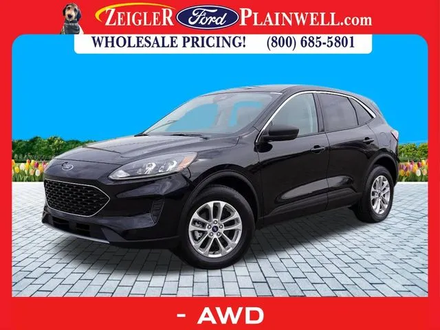 Black 2022 Ford Escape SE for sale in Plainwell, MI