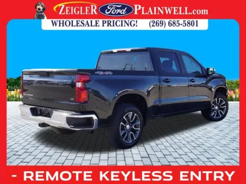 More photos of 2022 Chevrolet Silverado 1500 LT at Zeigler Ford of Plainwell, MI