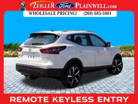 More photos of 2020 Nissan Rogue Sport SL at Zeigler Ford of Plainwell, MI