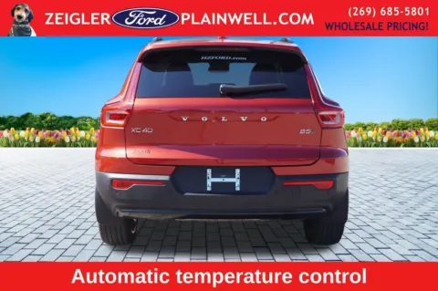 More photos of 2023 Volvo XC40 B5 Plus Dark Theme at Zeigler Ford of Plainwell, MI
