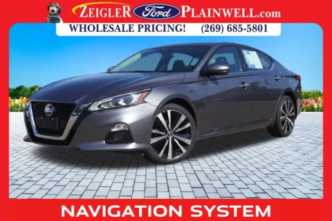 Gray 2019 Nissan Altima 2.5 Platinum for sale in Plainwell, MI