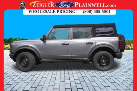 Photos of 2022 Ford Bronco Black Diamond for sale in Plainwell, MI at Zeigler Ford of Plainwell