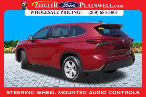 Another view of 2022 Toyota Highlander LE for sale in Plainwell, MI at Zeigler Ford of Plainwell