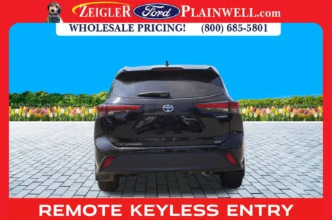More photos of 2023 Toyota Highlander Hybrid XLE at Zeigler Ford of Plainwell, MI
