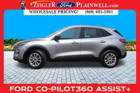 Photos of 2022 Ford Escape SE for sale in Plainwell, MI at Zeigler Ford of Plainwell