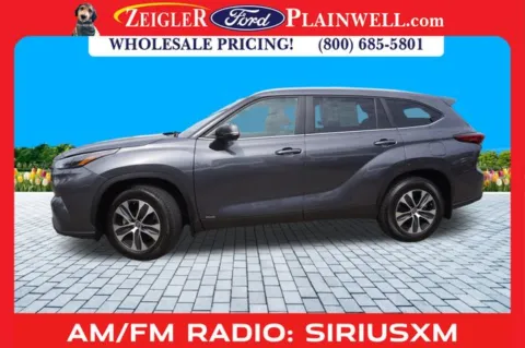 Photos of 2023 Toyota Highlander Hybrid XLE for sale in Plainwell, MI at Zeigler Ford of Plainwell
