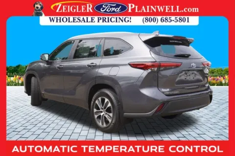 Another view of 2023 Toyota Highlander Hybrid XLE for sale in Plainwell, MI at Zeigler Ford of Plainwell