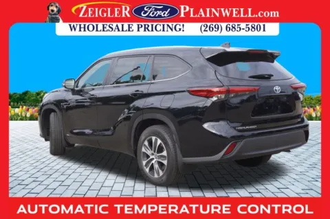 Another view of 2023 Toyota Highlander Hybrid XLE for sale in Plainwell, MI at Zeigler Ford of Plainwell