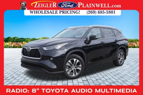 Black 2023 Toyota Highlander Hybrid XLE for sale in Plainwell, MI