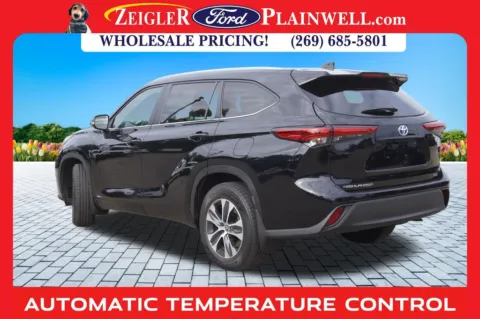 More photos of 2023 Toyota Highlander Hybrid XLE at Zeigler Ford of Plainwell, MI