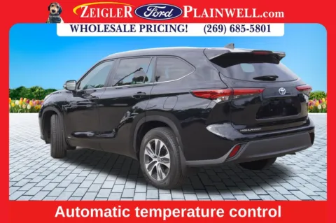 Another view of 2023 Toyota Highlander Hybrid XLE for sale in Plainwell, MI at Zeigler Ford of Plainwell
