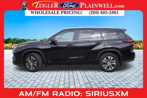Another view of 2023 Toyota Highlander Hybrid XLE for sale in Plainwell, MI at Zeigler Ford of Plainwell