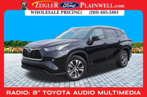 Black 2023 Toyota Highlander Hybrid XLE for sale in Plainwell, MI