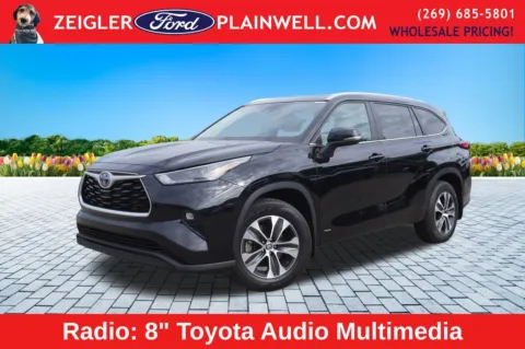Black 2023 Toyota Highlander Hybrid XLE for sale in Plainwell, MI
