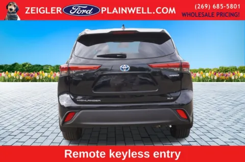 More photos of 2023 Toyota Highlander Hybrid XLE at Zeigler Ford of Plainwell, MI