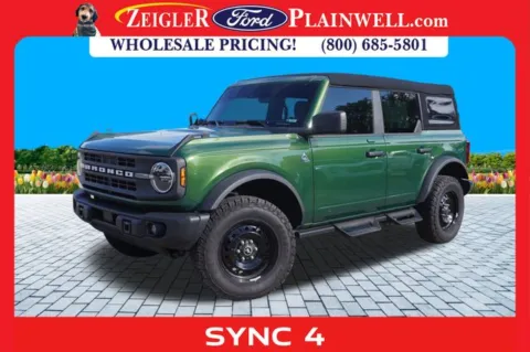 Green 2023 Ford Bronco Black Diamond for sale in Plainwell, MI