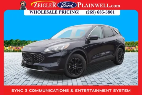 Blue 2021 Ford Escape SE for sale in Plainwell, MI