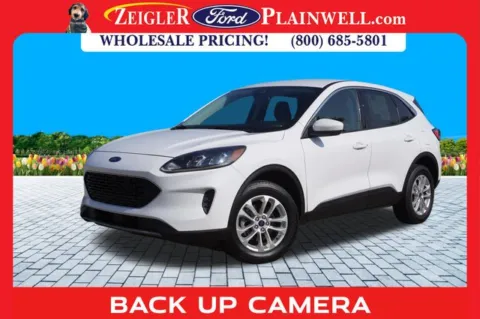 White 2021 Ford Escape SE Hybrid for sale in Plainwell, MI