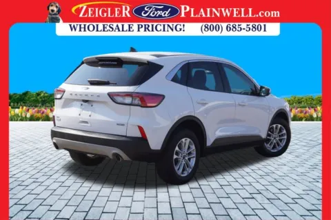 More photos of 2021 Ford Escape SE Hybrid at Zeigler Ford of Plainwell, MI