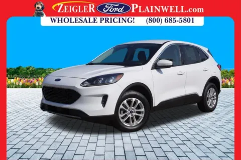 White 2021 Ford Escape SE Hybrid for sale in Plainwell, MI
