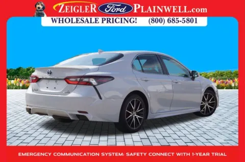 More photos of 2022 Toyota Camry Hybrid SE at Zeigler Ford of Plainwell, MI