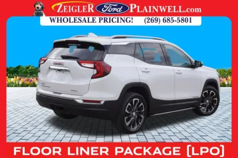 More photos of 2022 GMC Terrain SLT at Zeigler Ford of Plainwell, MI