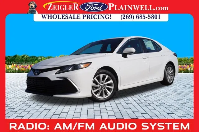 2021 Toyota Camry LE's photo