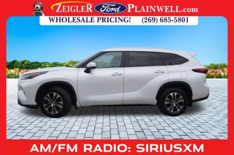 Another view of 2023 Toyota Highlander XLE for sale in Plainwell, MI at Zeigler Ford of Plainwell
